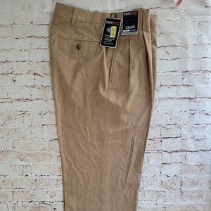 RoundTree and Yorke travelSMART, Classic Fit, Pleated, Slacks, 32x30, NWT